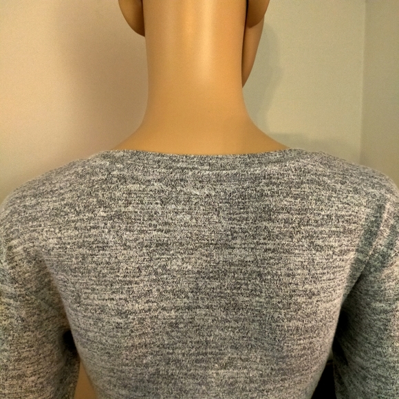 Aritzia Wilfred Free Gray Crop Long Sleeves Knit Top Twist Waist - Picture 6 of 12